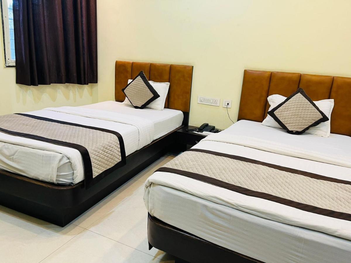 Jmc Hotel Lavish Akolia Extérieur photo