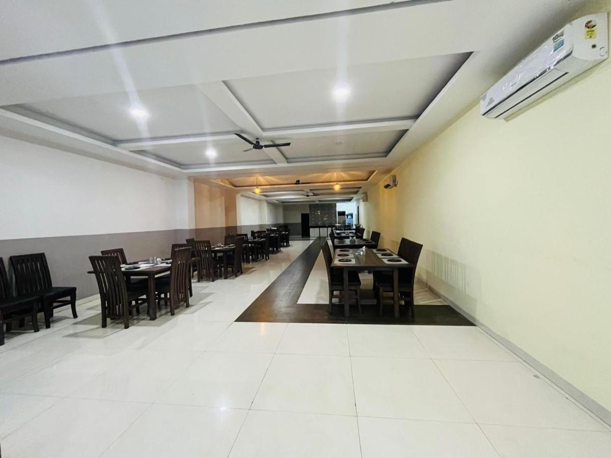 Jmc Hotel Lavish Akolia Extérieur photo