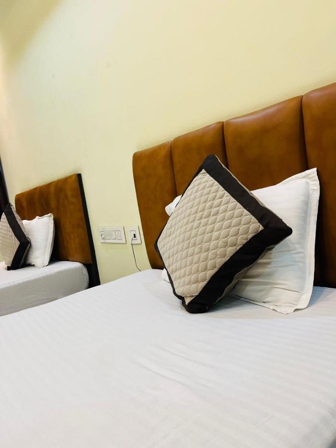 Jmc Hotel Lavish Akolia Extérieur photo