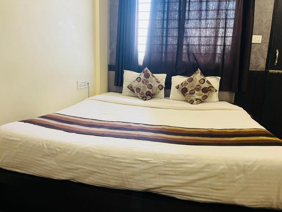 Jmc Hotel Lavish Akolia Extérieur photo