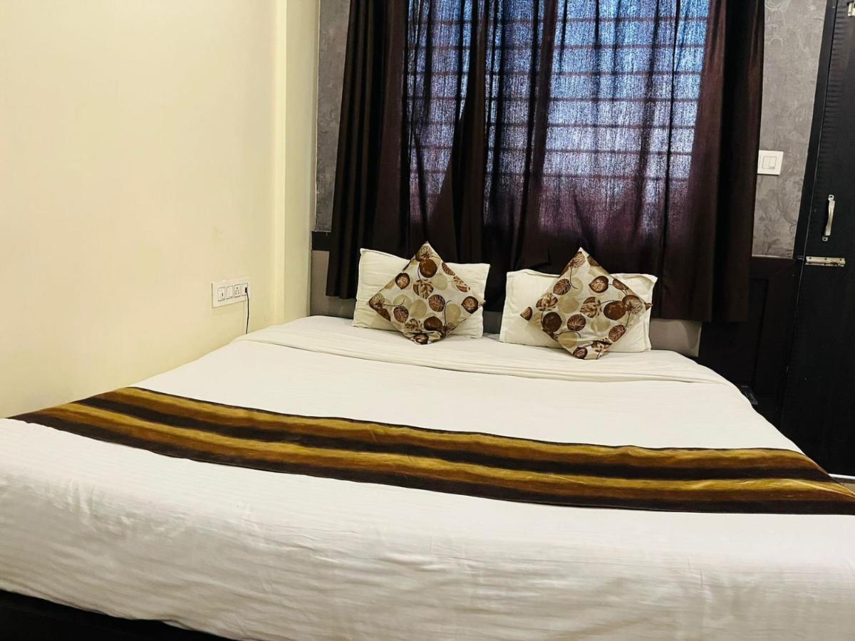 Jmc Hotel Lavish Akolia Extérieur photo