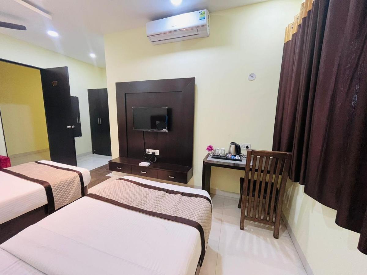 Jmc Hotel Lavish Akolia Extérieur photo
