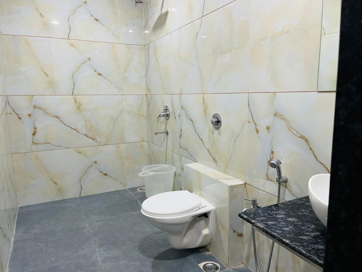 Jmc Hotel Lavish Akolia Extérieur photo
